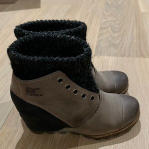 Sorel Joanie wedge sweater boots Size 8.5